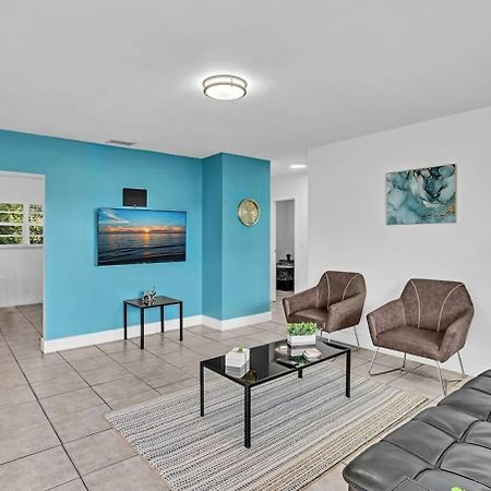 Modern 2Br Oasis Mins To Beach & Casino Db2 デイニア・ビーチ エクステリア 写真