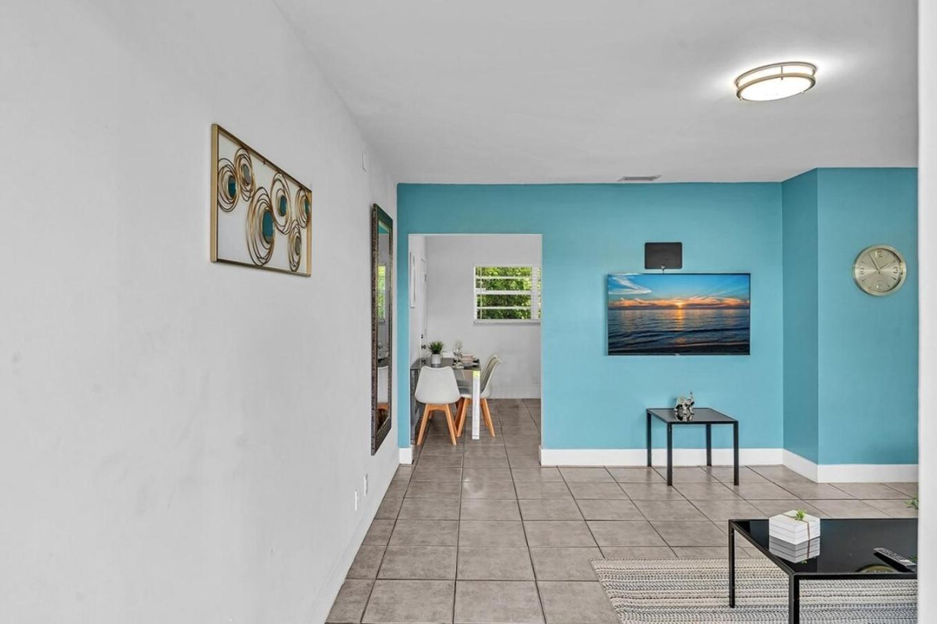 Modern 2Br Oasis Mins To Beach & Casino Db2 デイニア・ビーチ エクステリア 写真
