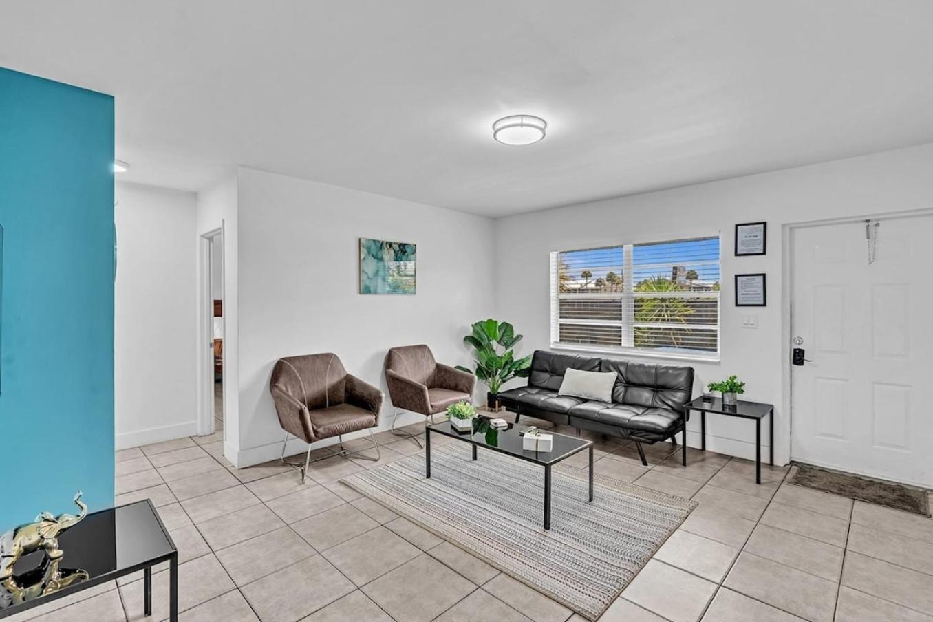 Modern 2Br Oasis Mins To Beach & Casino Db2 デイニア・ビーチ エクステリア 写真